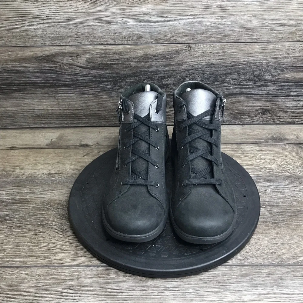 Aravon  stridarc women’s size 9 waterproof boots